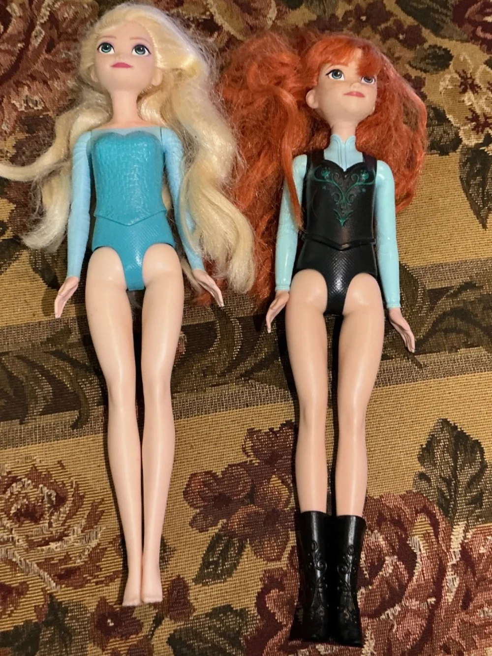 2022 Disney Frozen Mattel Anna And Elsa dolls